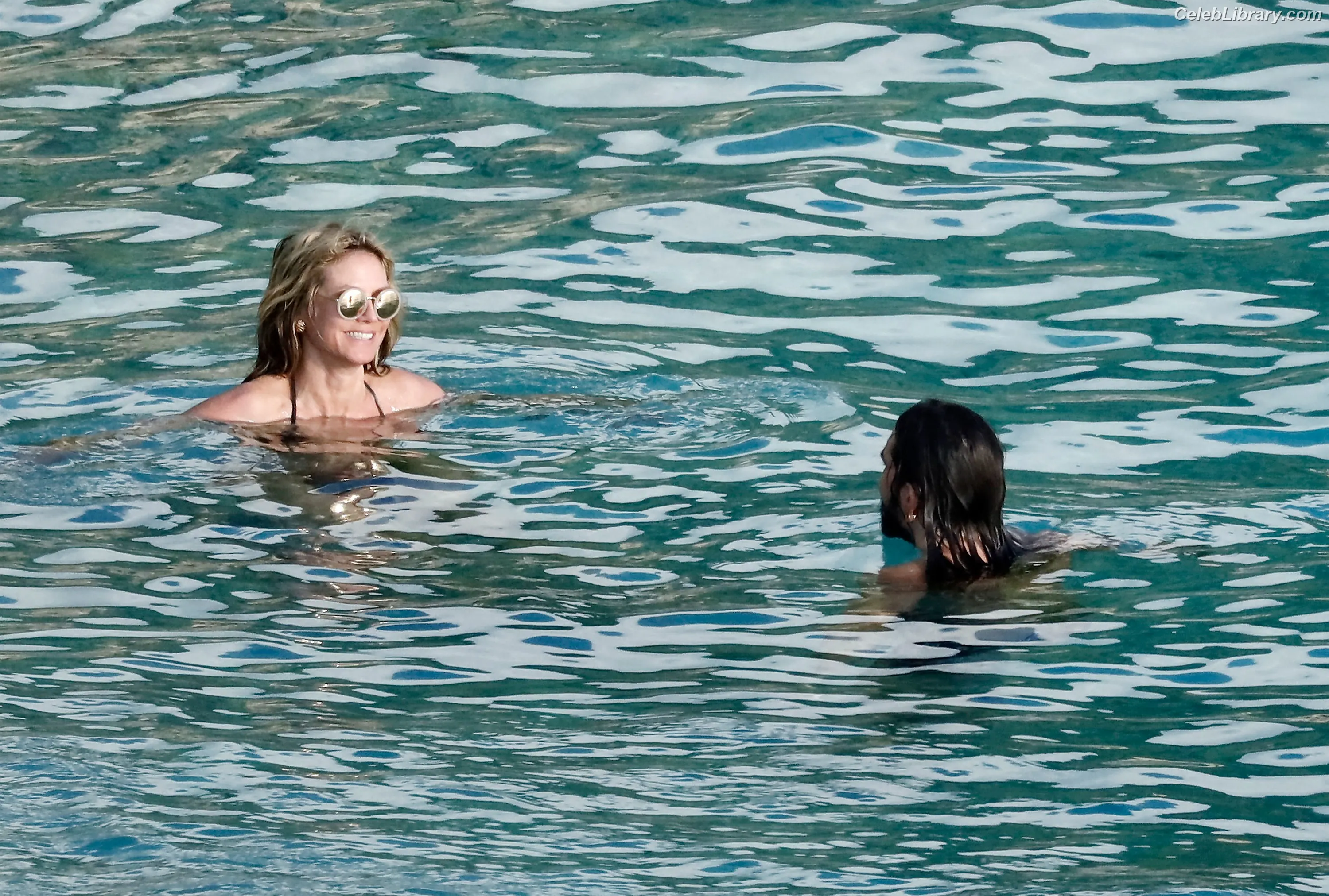 Heidi Klum photo 8 of 1638