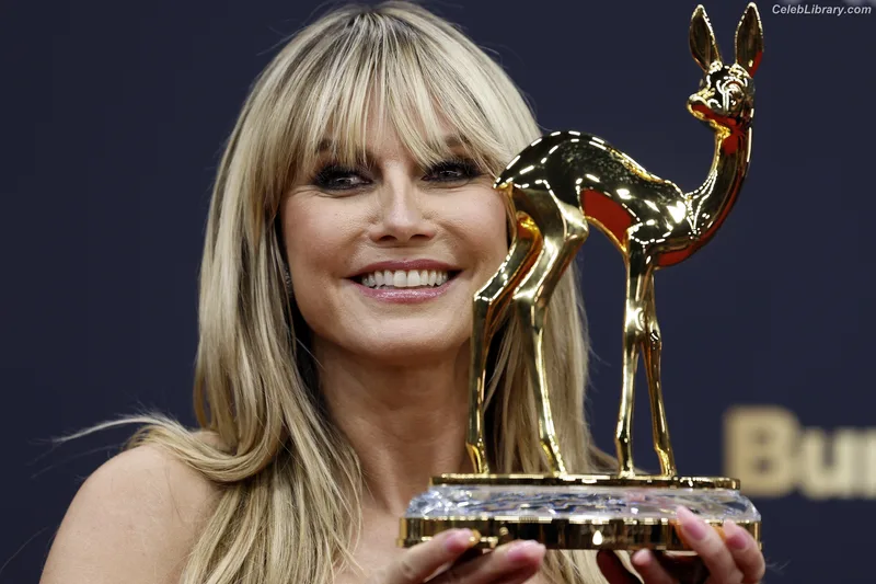 Heidi Klum photo 24 of 1639