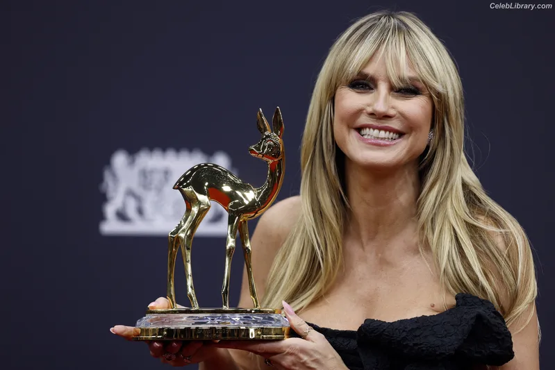 Heidi Klum photo 1 of 1639