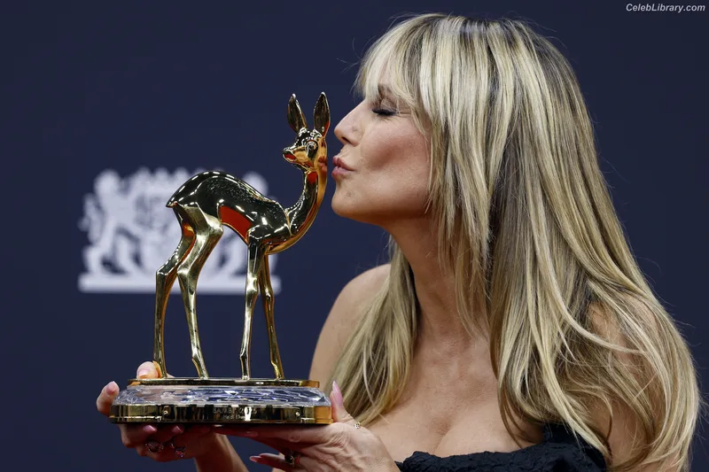 Heidi Klum photo 2 of 1639