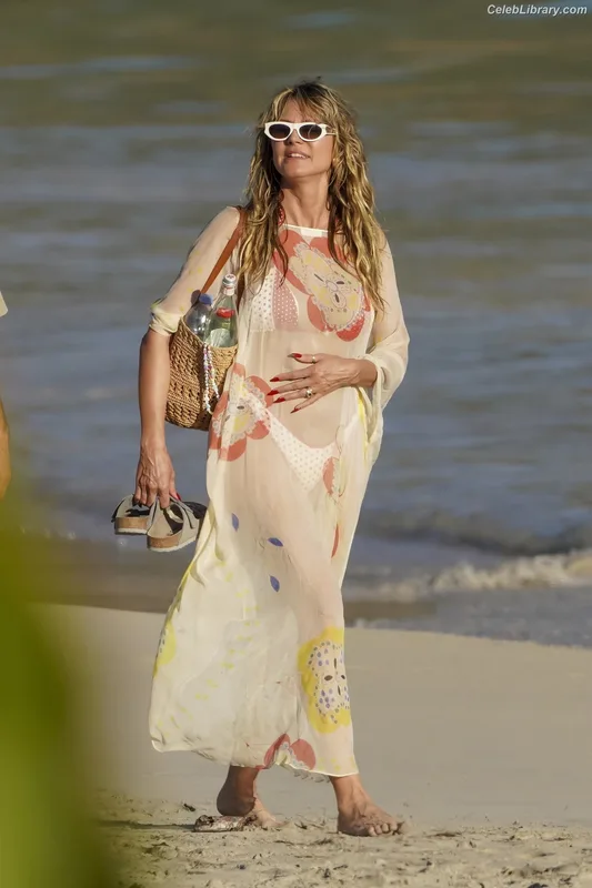 Heidi Klum photo 4 of 1639