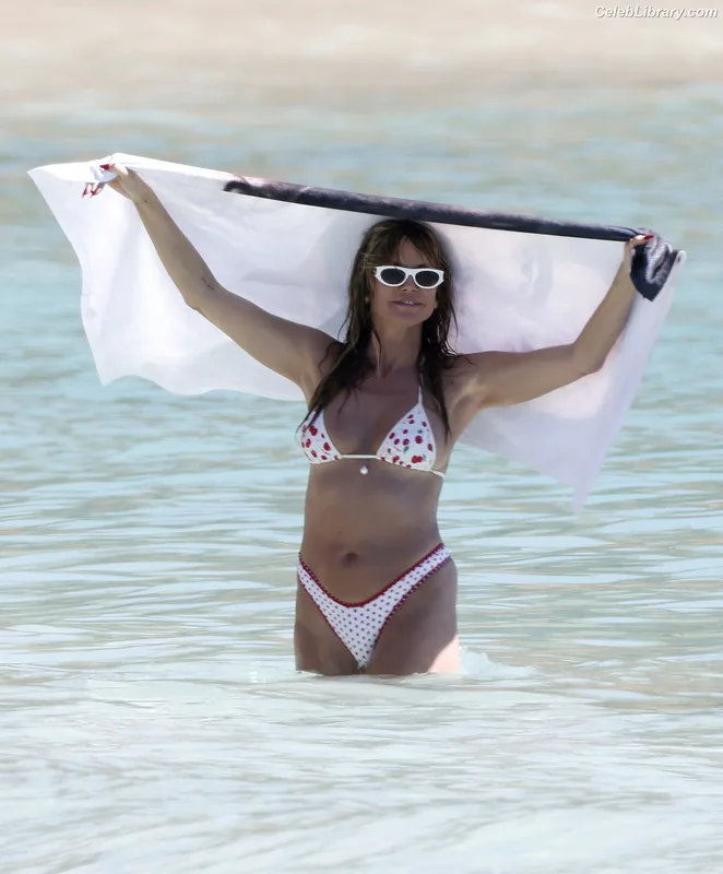 Heidi Klum photo 17 of 1639