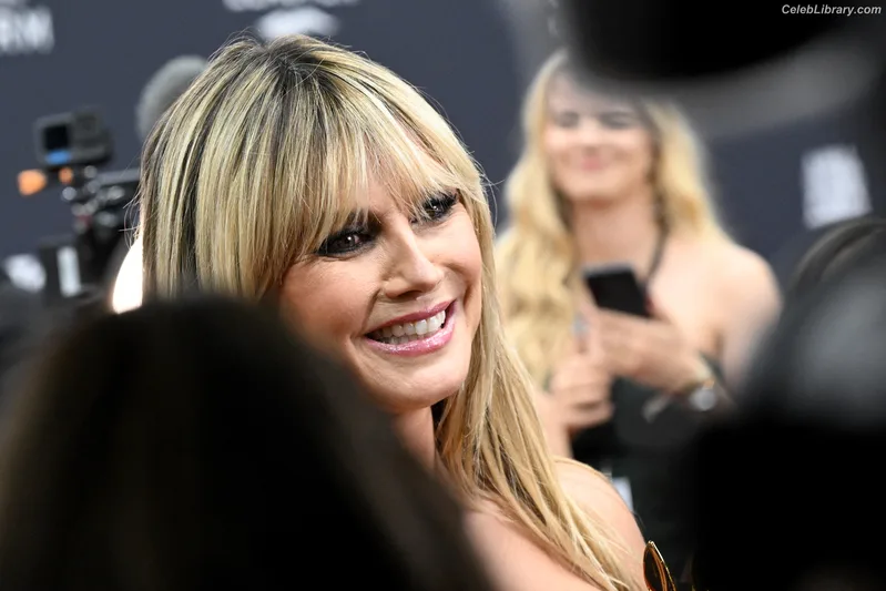 Heidi Klum photo 21 of 1639