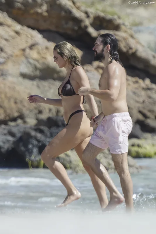 Heidi Klum photo 3 of 1639