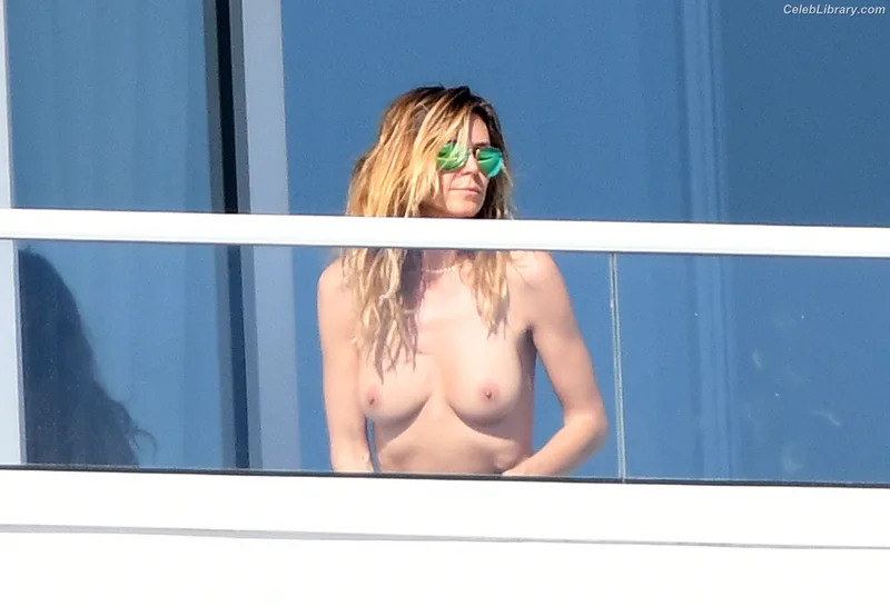 Heidi Klum photo 12 of 1639