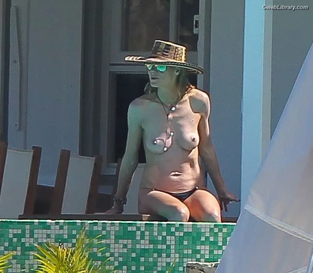 Heidi Klum photo 9 of 1639
