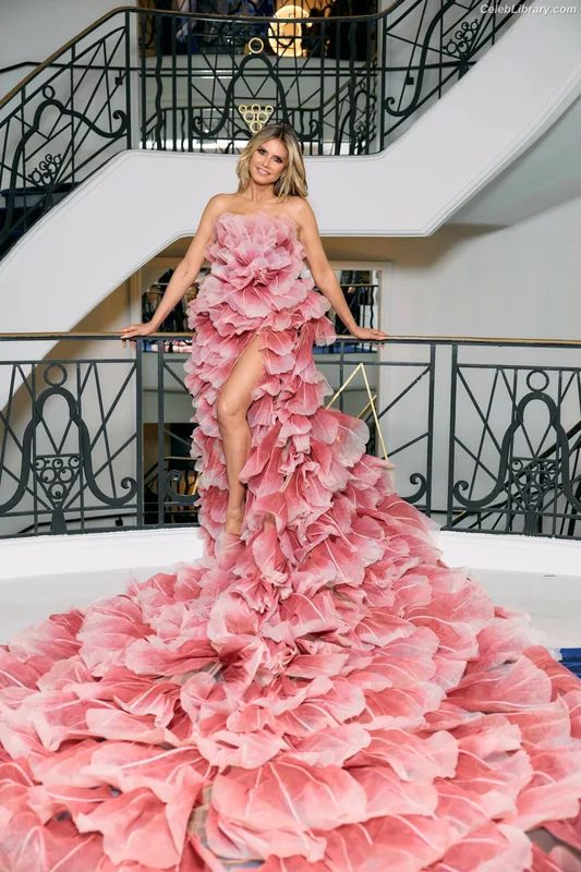 Heidi Klum photo 15 of 1639