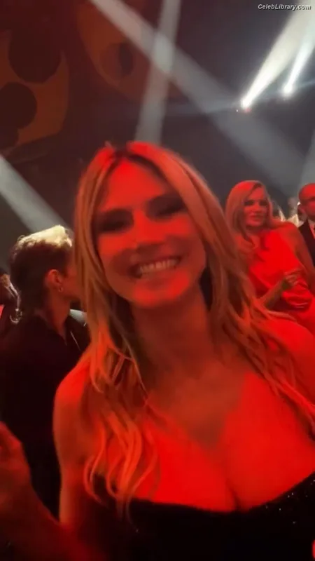 Heidi Klum photo 18 of 1639