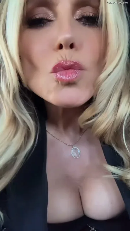 Heidi Klum photo 3 of 1639