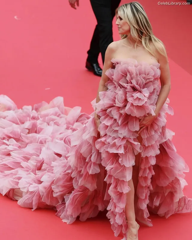 Heidi Klum photo 2 of 1639