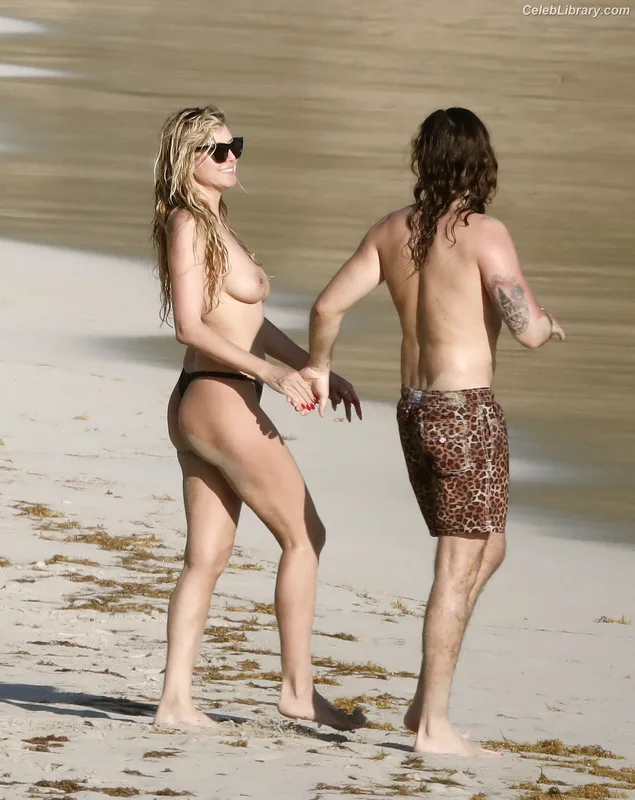 Heidi Klum photo 8 of 1639