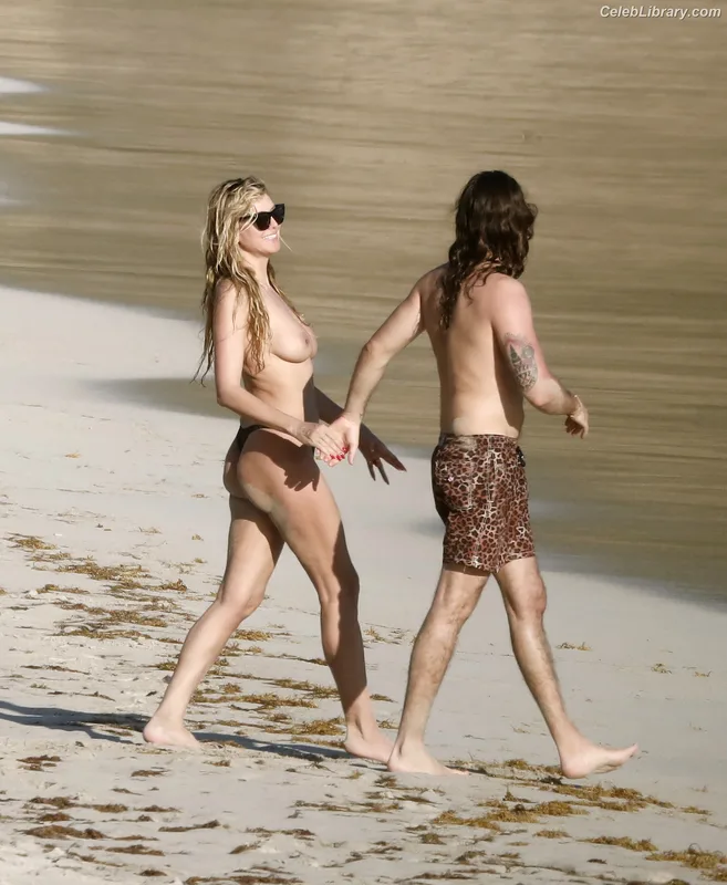 Heidi Klum photo 10 of 1639