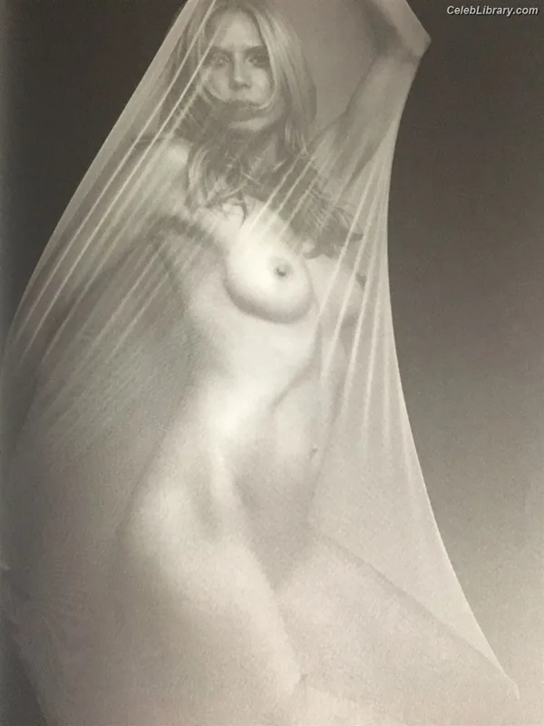 Heidi Klum photo 11 of 1639