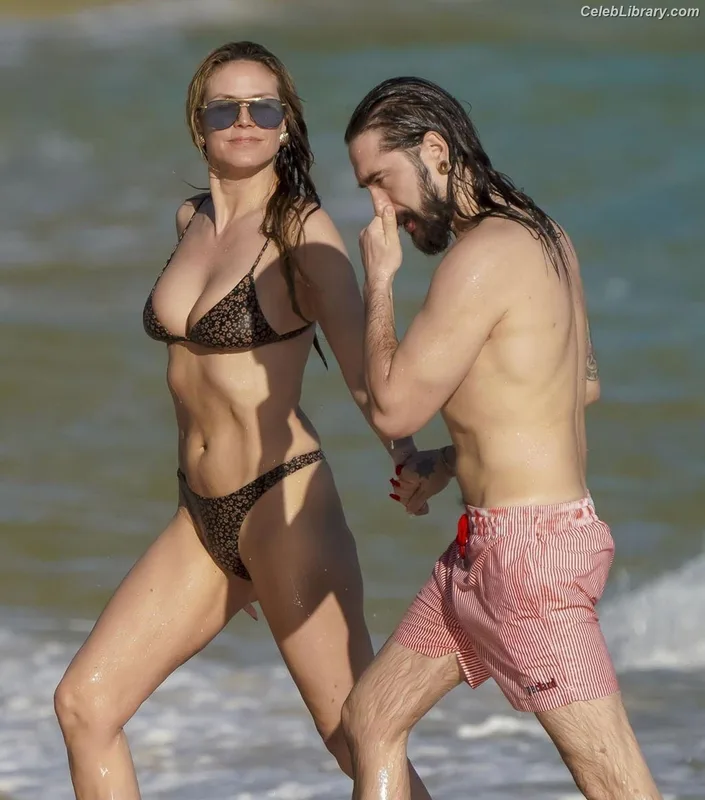 Heidi Klum photo 22 of 1639