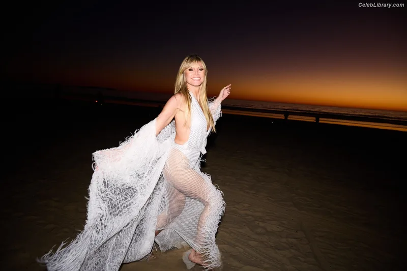 Heidi Klum photo 3 of 1639
