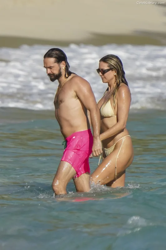 Heidi Klum photo 6 of 1639