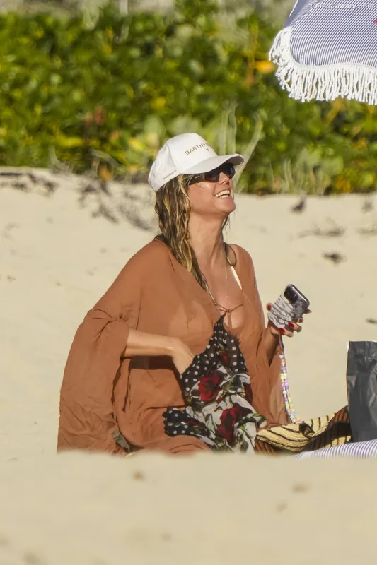 Heidi Klum photo 8 of 1639