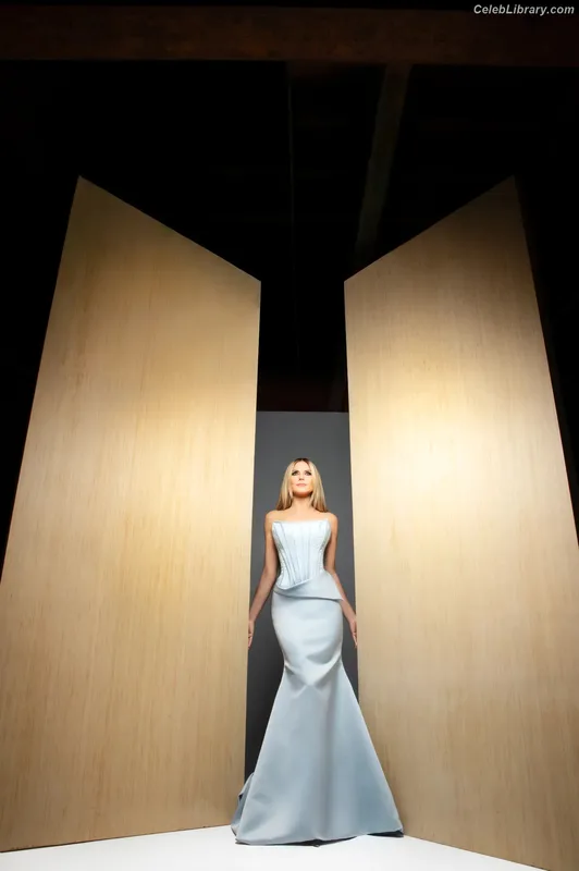 Heidi Klum photo 19 of 1639