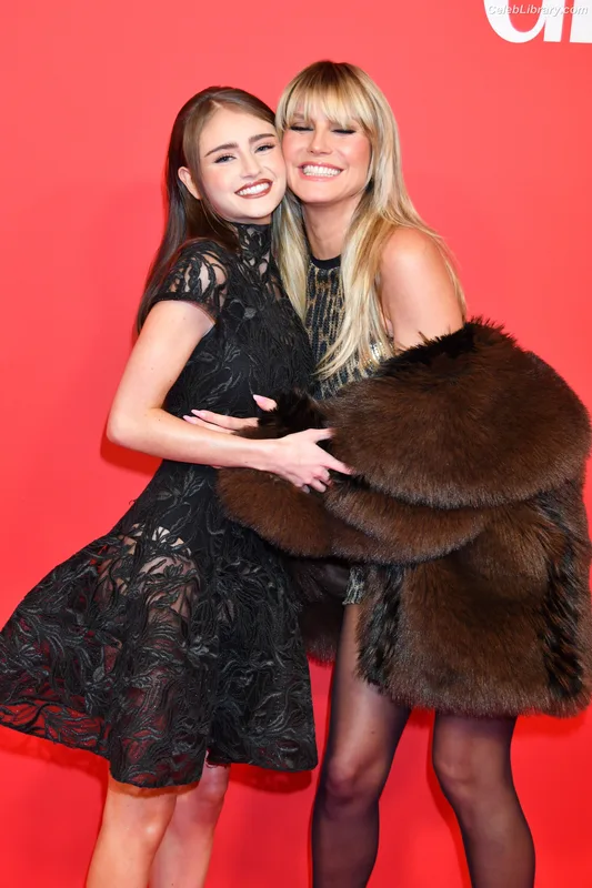 Heidi Klum photo 3 of 1639