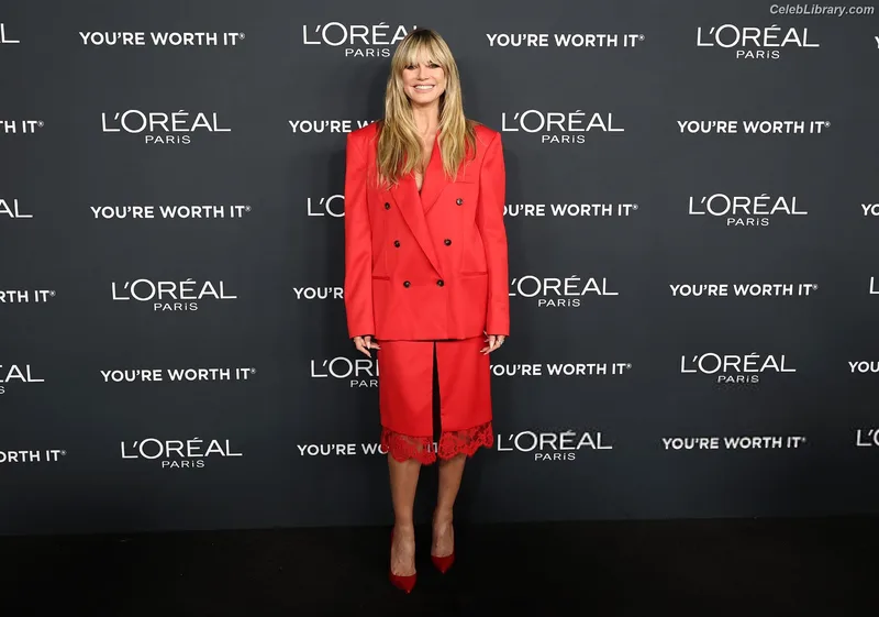 Heidi Klum photo 1 of 1639