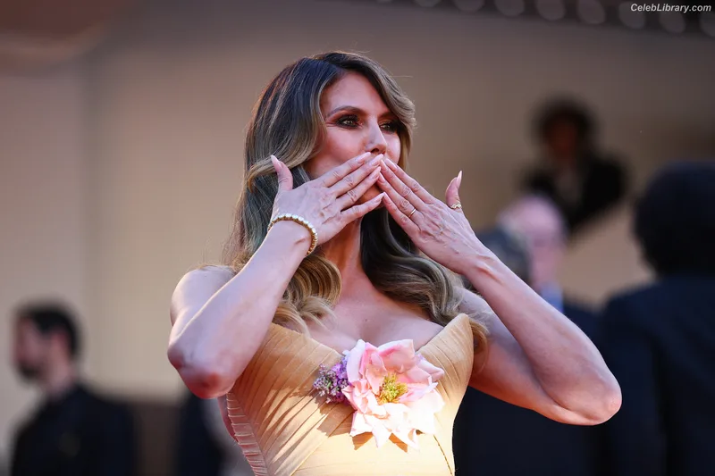 Heidi Klum photo 5 of 1639