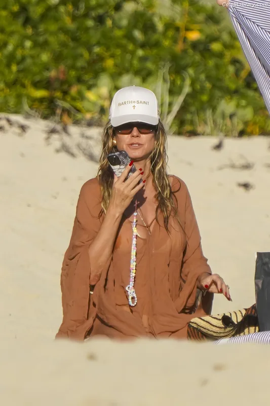 Heidi Klum photo 7 of 1639