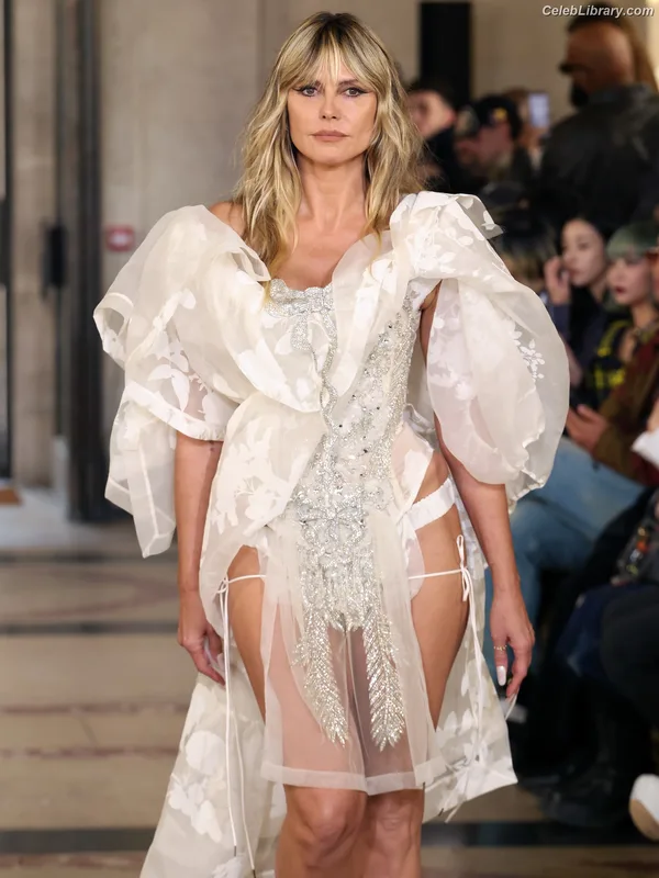 Heidi Klum photo 19 of 1639