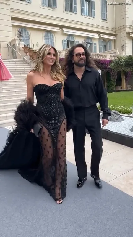 Heidi Klum photo 2 of 1639
