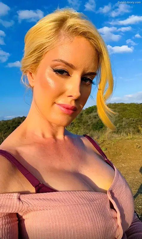 Heidi Montag photo 5 of 592
