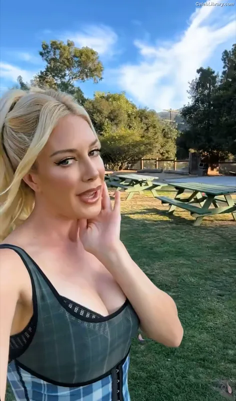 Heidi Montag photo 11 of 592