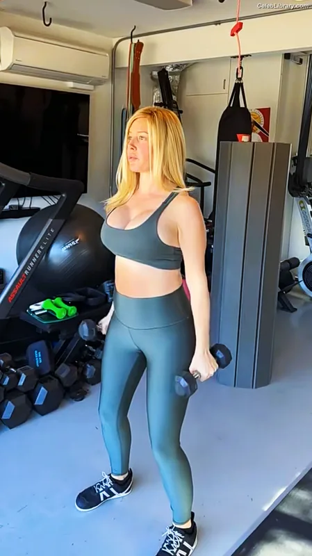 Heidi Montag photo 3 of 592