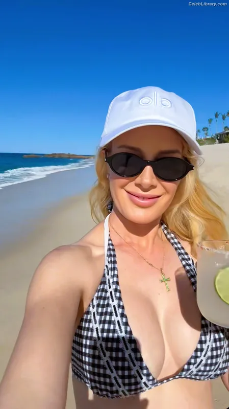 Heidi Montag photo 1 of 592