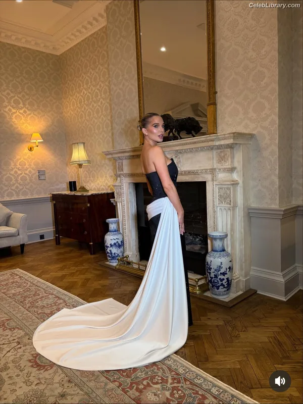 Helen Flanagan photo 24 of 617