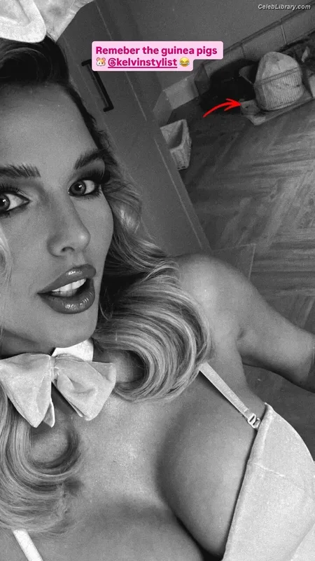 Helen Flanagan photo 24 of 617