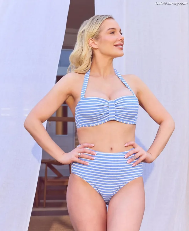 Helen Flanagan photo 10 of 617