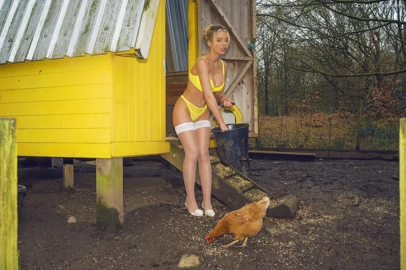Helen Flanagan photo 22 of 617