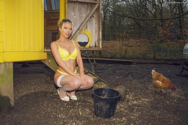 Helen Flanagan photo 23 of 617