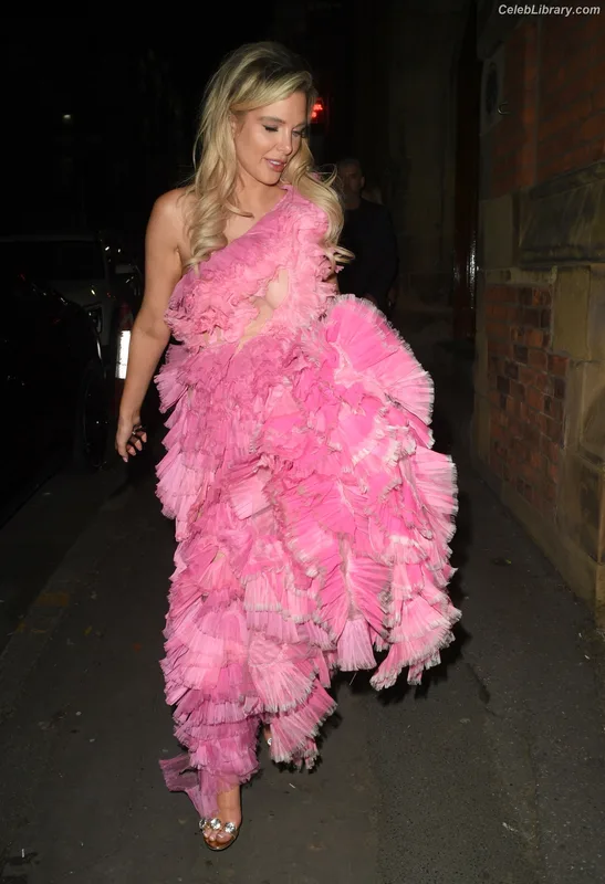 Helen Flanagan photo 12 of 617
