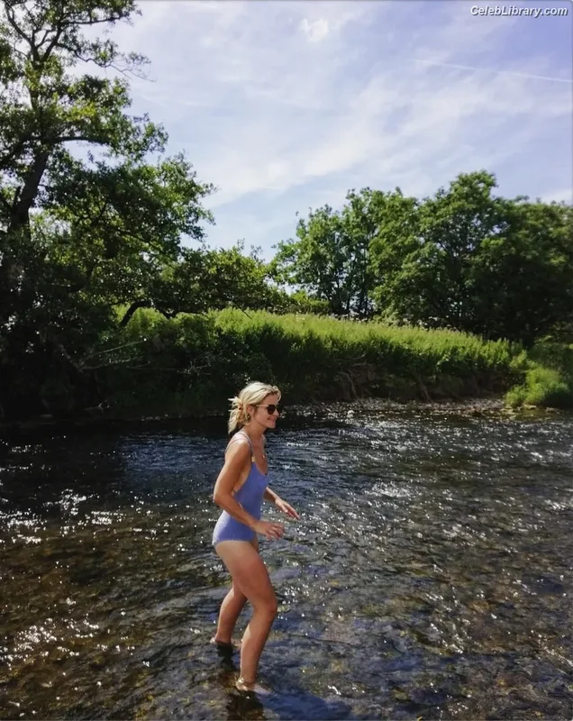 Helen Skelton photo 1 of 26