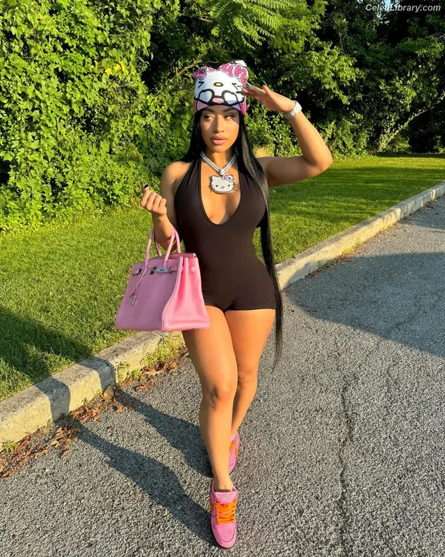 Hennessy Carolina photo 6 of 110