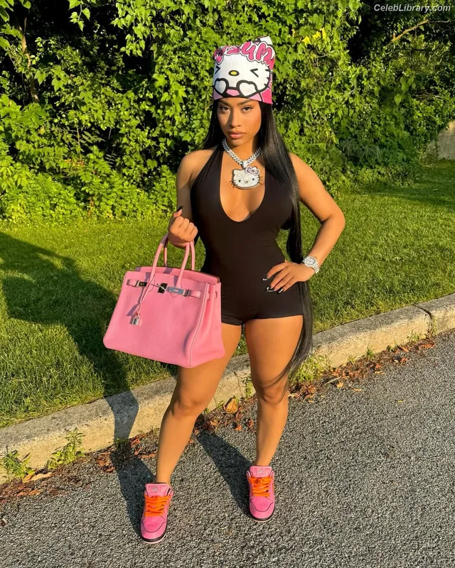 Hennessy Carolina photo 9 of 110