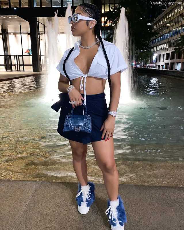 Hennessy Carolina photo 14 of 110