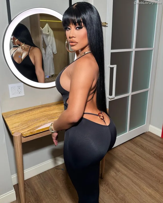Hennessy Carolina photo 12 of 110