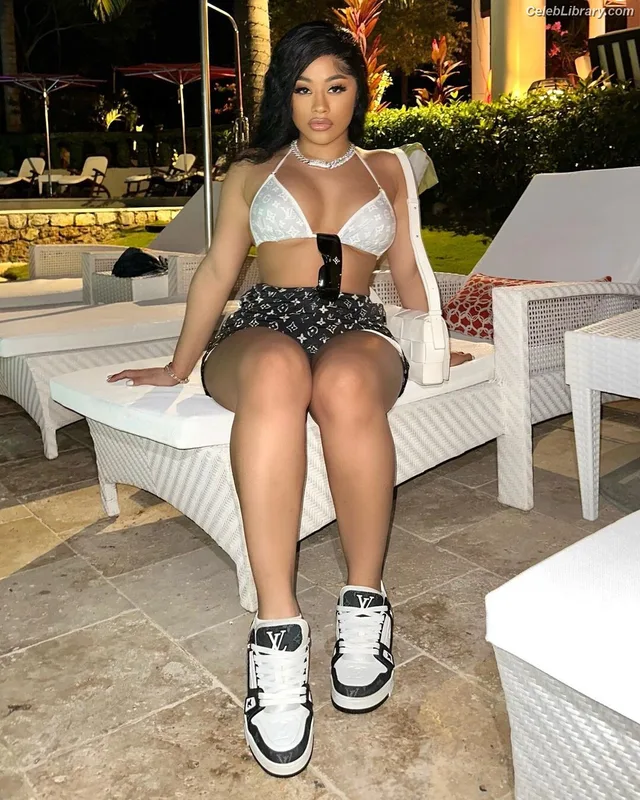 Hennessy Carolina photo 15 of 110