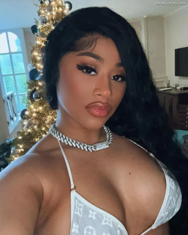Hennessy Carolina photo 16 of 110
