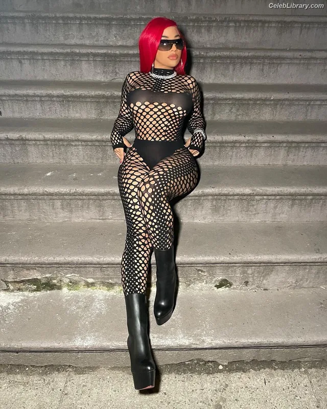 Hennessy Carolina photo 17 of 110