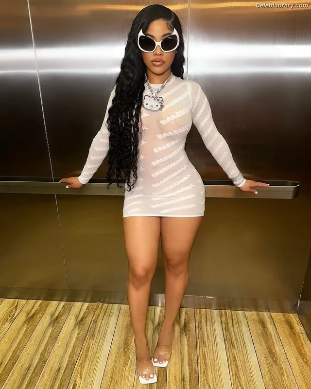 Hennessy Carolina photo 11 of 110