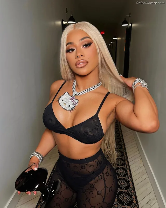 Hennessy Carolina photo 12 of 110