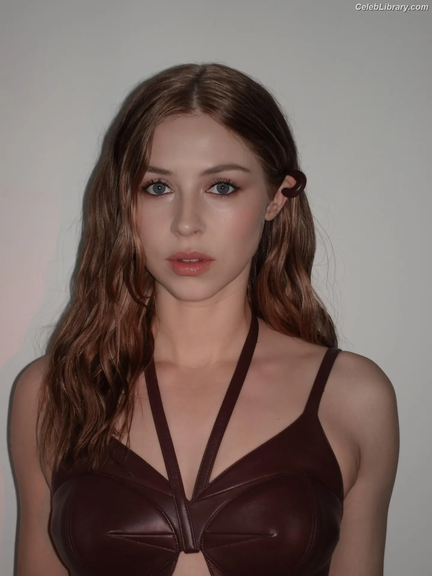 Hermione Corfield photo 22 of 164