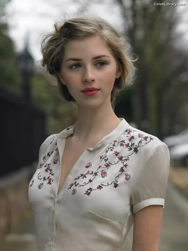 Hermione Corfield photo 12 of 165